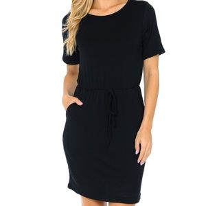 SHORT SLEEVE, WAIST TIE DRESS WITH POCKETS